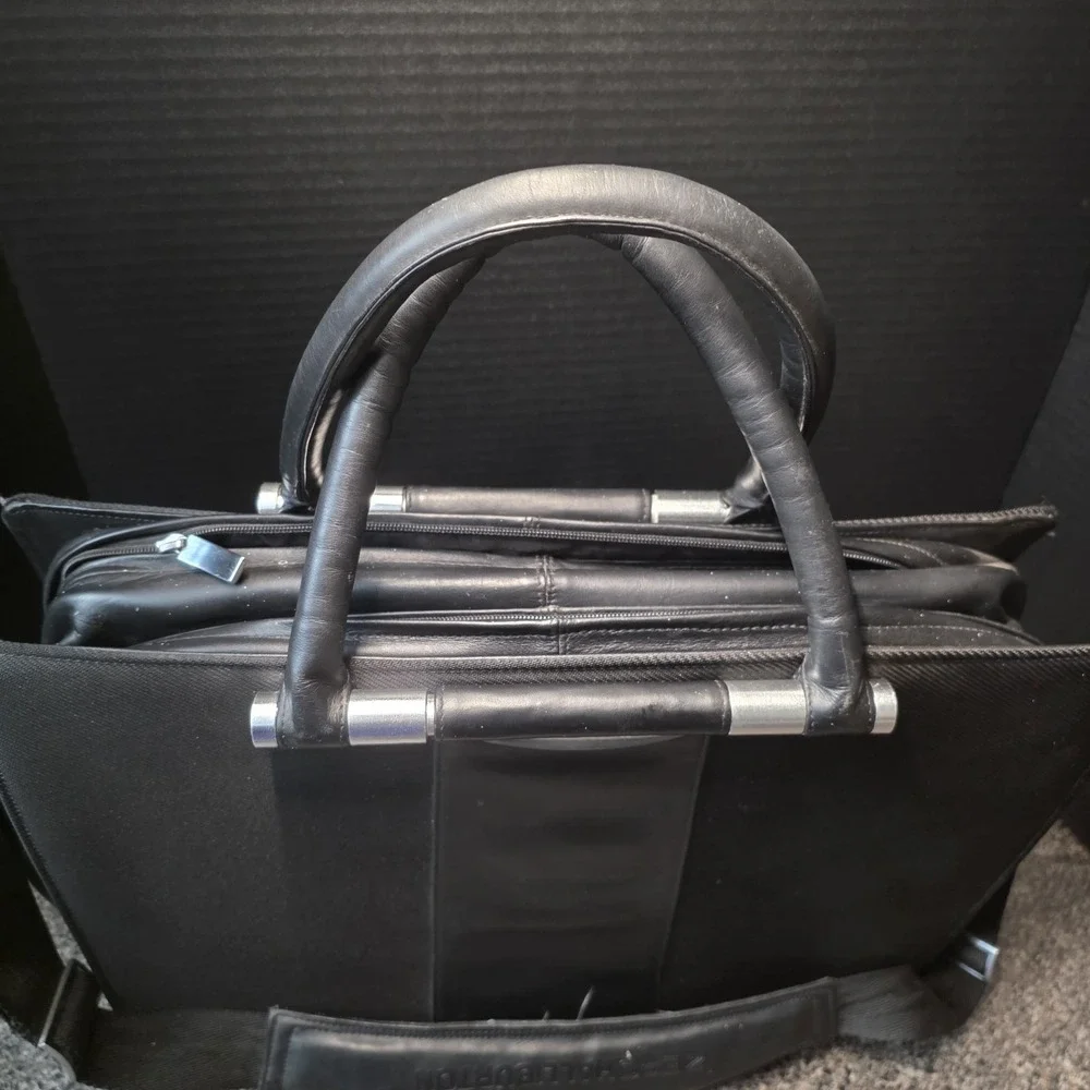 Zero‎ Halliburton Canvas/Leather Laptop Briefcase Black Business Bag **READ**